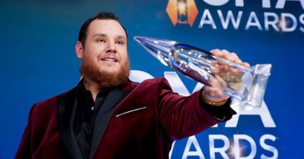 Luke Combs Net Worth and Achievements